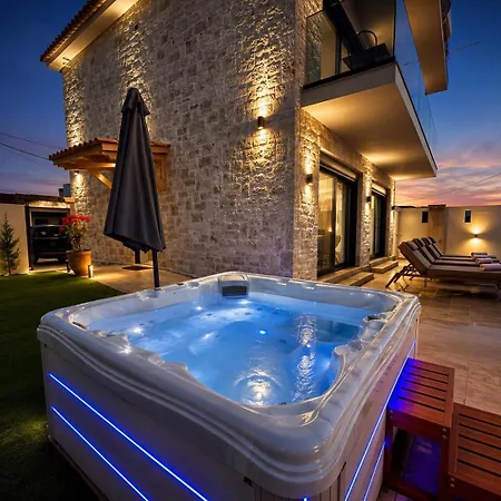Amfi Luxury 4br With Private Pool By Mana Gers *