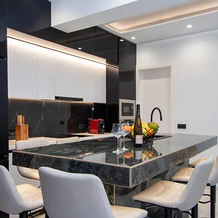 Vila Amfi Luxury 4br With Private Pool By Mana Gers Sarakinádhon