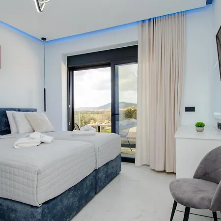 Amfi Luxury 4br With Private Pool By Mana Gers