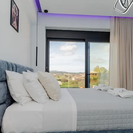 Amfi Luxury 4br With Private Pool By Mana Gers Vila