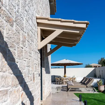 Amfi Luxury 4br With Private Pool By Mana Gers Sarakinádhon