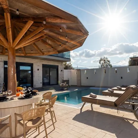 Villa Amfi Luxury 4br With Private Pool By Mana Gers