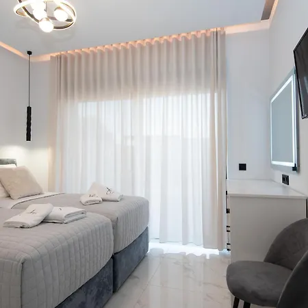 Amfi Luxury 4br With Private Pool By Mana Gers Sarakinádhon