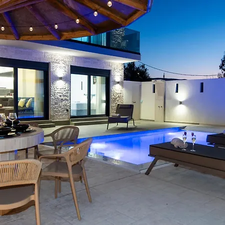 Amfi Luxury 4br With Private Pool By Mana Gers Villa Sarakinádhon