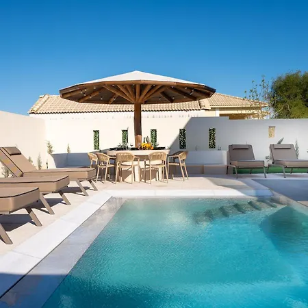 Amfi Luxury 4br With Private Pool By Mana Gers