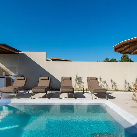 Amfi Luxury 4br With Private Pool By Mana Gers 빌라 *