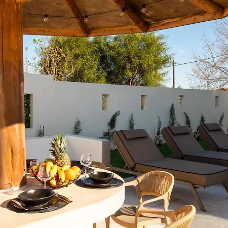 Amfi Luxury 4br With Private Pool By Mana Gers